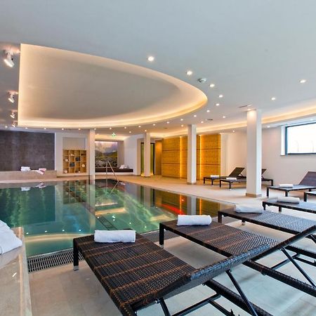 Hotel Lukas Фис Екстериор снимка