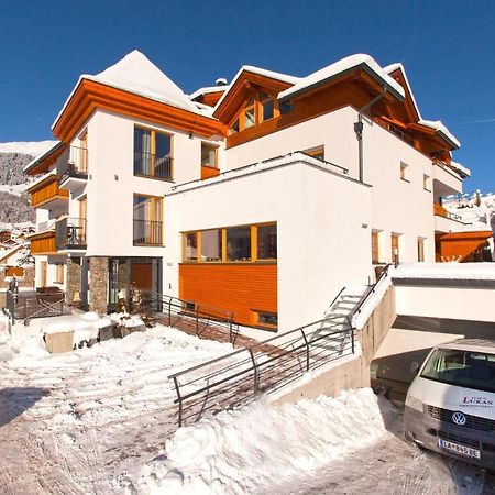 Hotel Lukas Фис Екстериор снимка