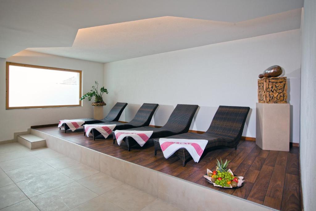 Hotel Lukas Фис Екстериор снимка