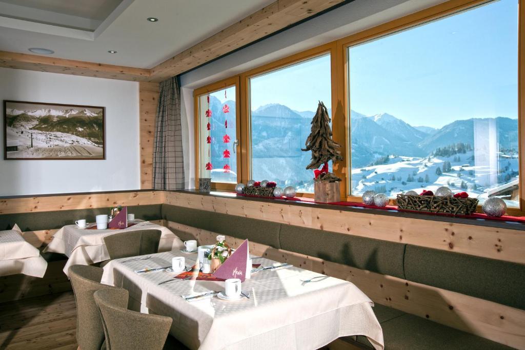 Hotel Lukas Фис Екстериор снимка