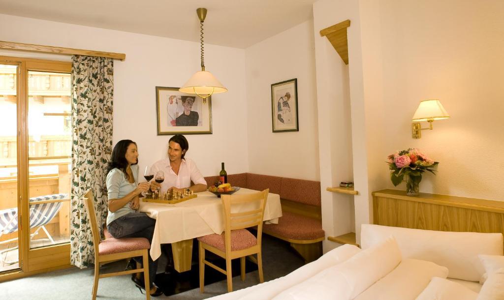 Hotel Lukas Фис Екстериор снимка